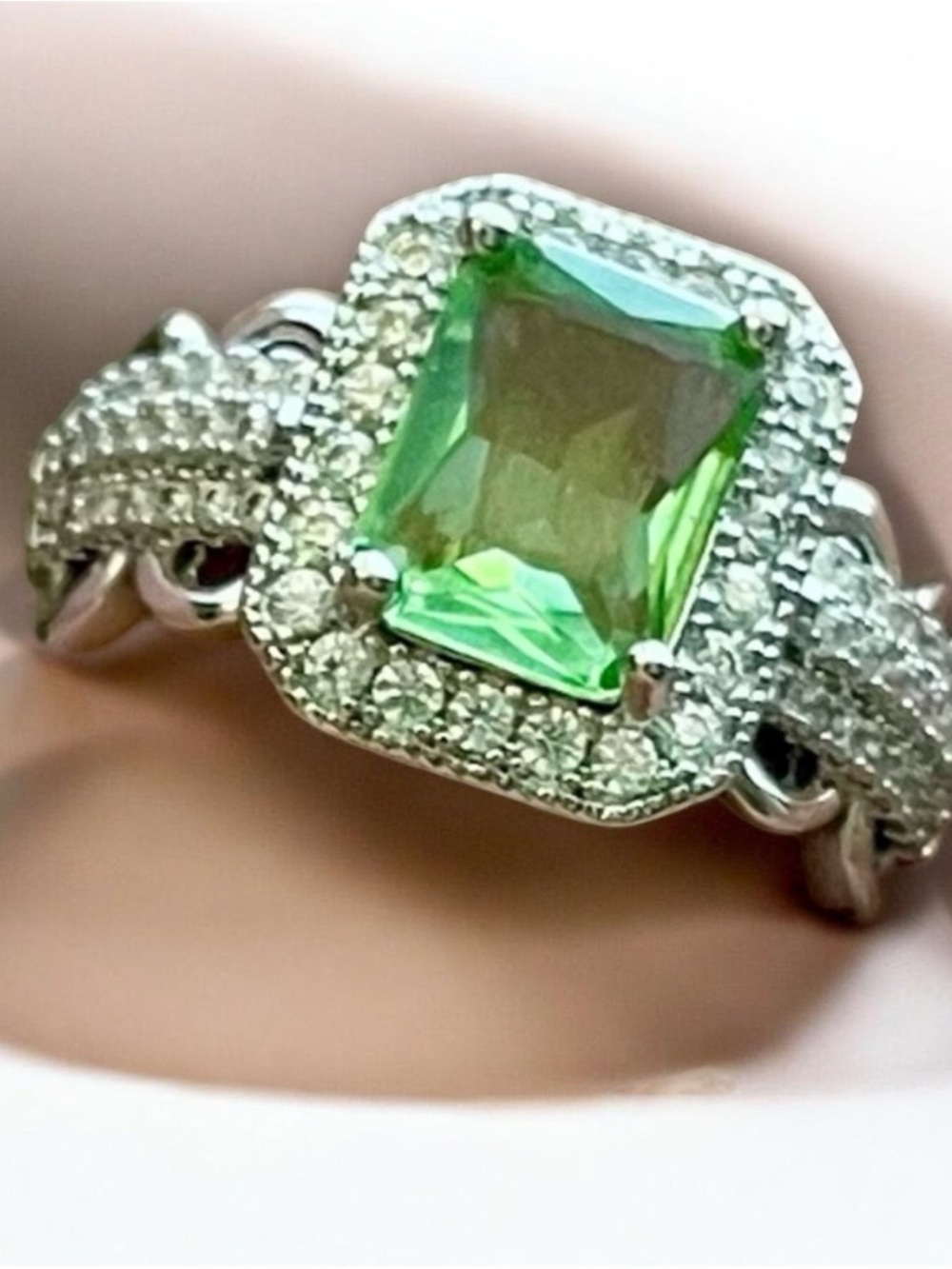 🔥2/$24 or 3/$30🔥Vintage Green Square cubic ziconia ring
